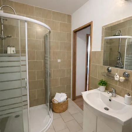 Lägenhet Spacieux Et Paisible 6 Personnes *